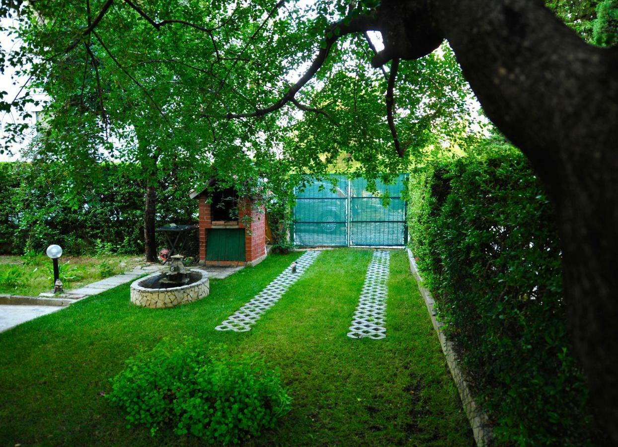 Green Garden Apartment Сплит Экстерьер фото