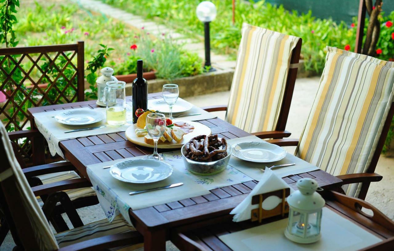 Green Garden Apartment Сплит Экстерьер фото
