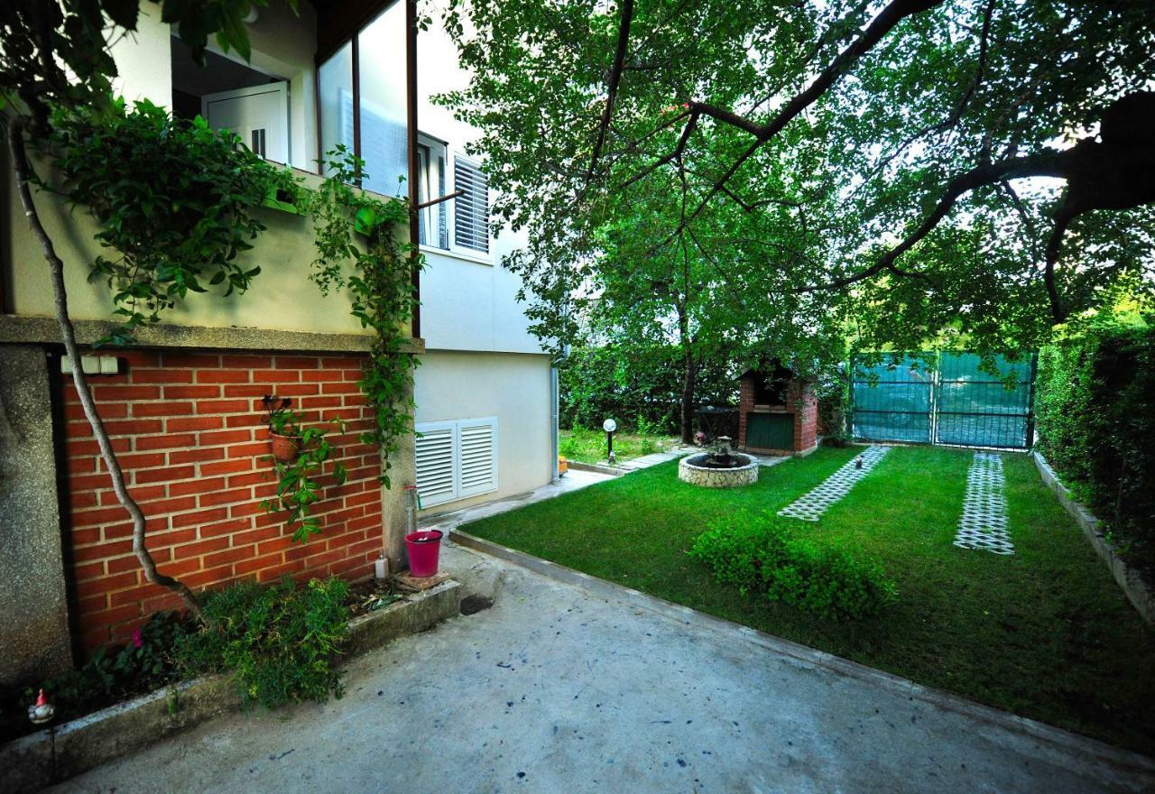 Green Garden Apartment Сплит Экстерьер фото